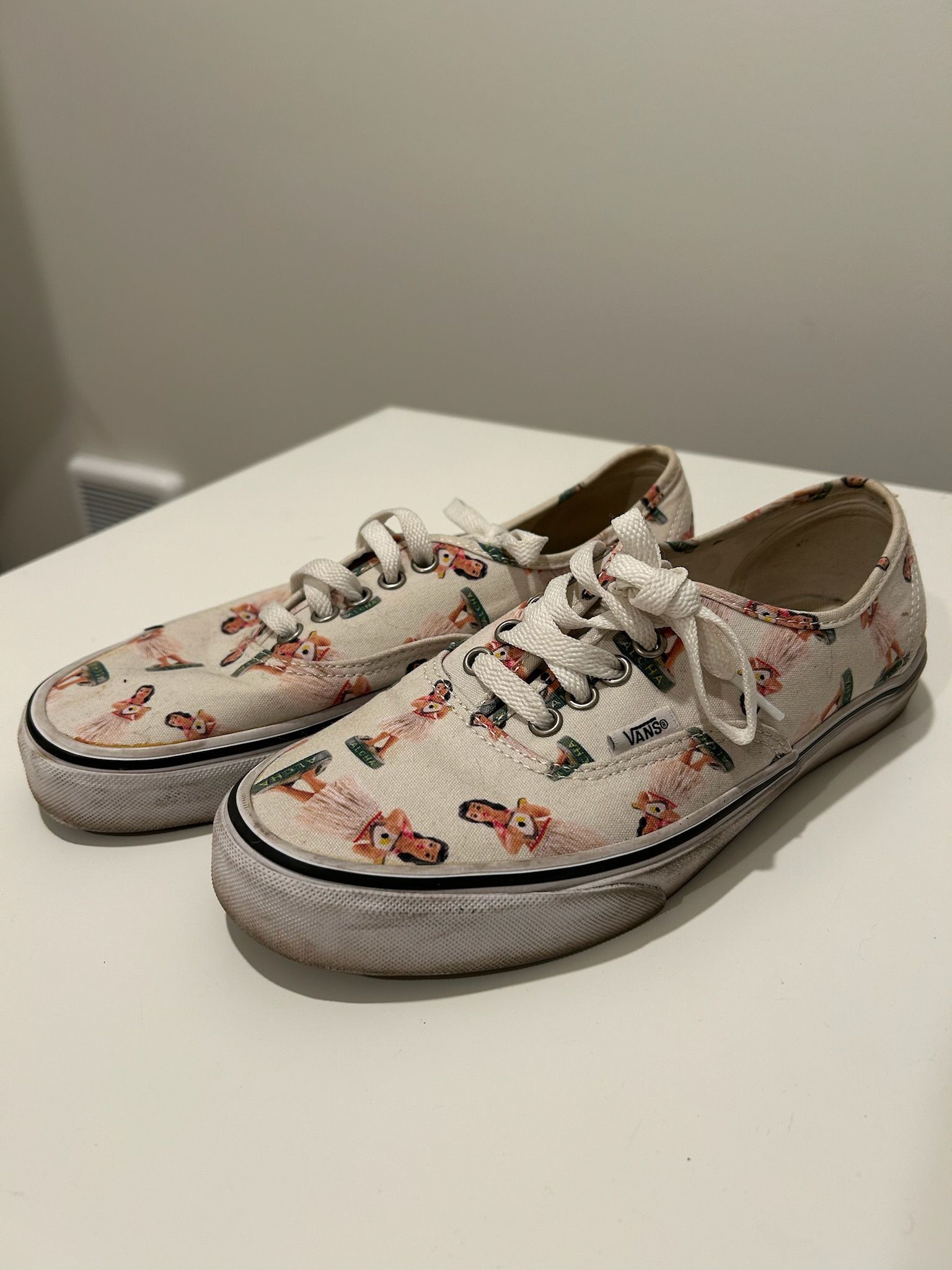 VANS Low Top Hula Girl Sneakers - Barely Used - Size 8