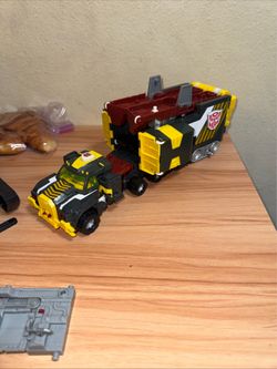 2003 Transformers Armada Optimus Prime W/Trailer