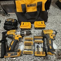 DeWalt XR Hammer Drill + Impact Driver Combo (4.0Ah, Charger, Bag) – Excellent Condition