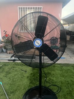 Lasko 30” Industrial High Velocity Pedestal Fan – Works Great