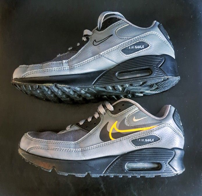 Nike Air Max 90 Wolf Cool Grey/Black/Yellow Youth Size 6.5 (*y*) Pre•Owned