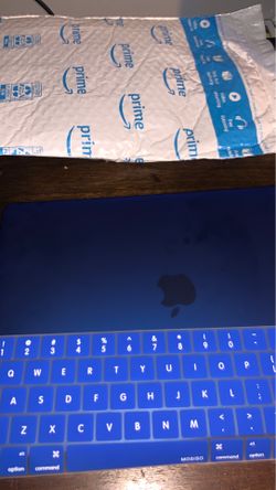MacBook Pro 13’ blue case + keyboard cover and bag