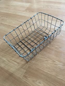 Bike Basket - Only basket  - If the listing is up and you can see it, that means the item is available - Pickup please 60616 - No delivery  / No trade