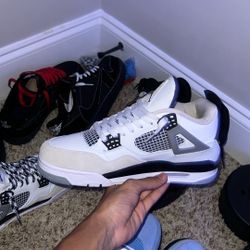 Jordan 4 Military Black