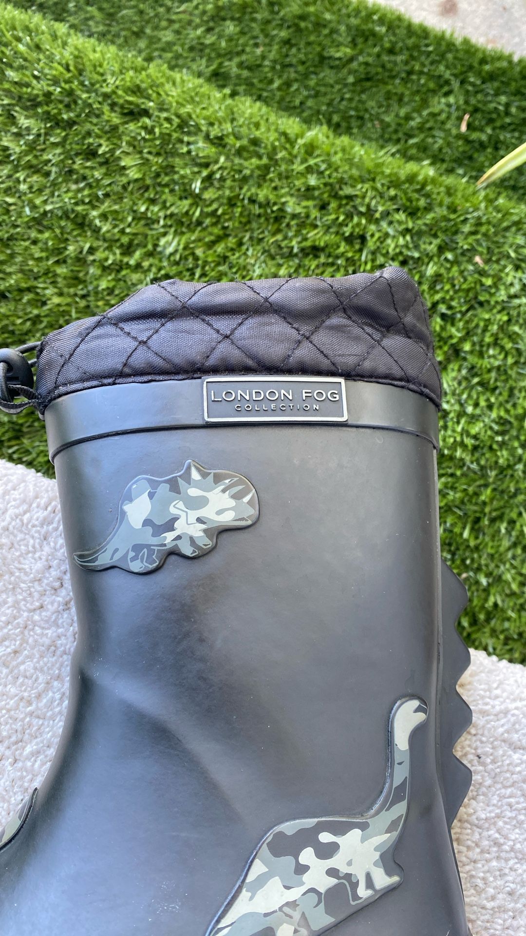 Boys Boots Sz 2. London Fog Waterproof Rain