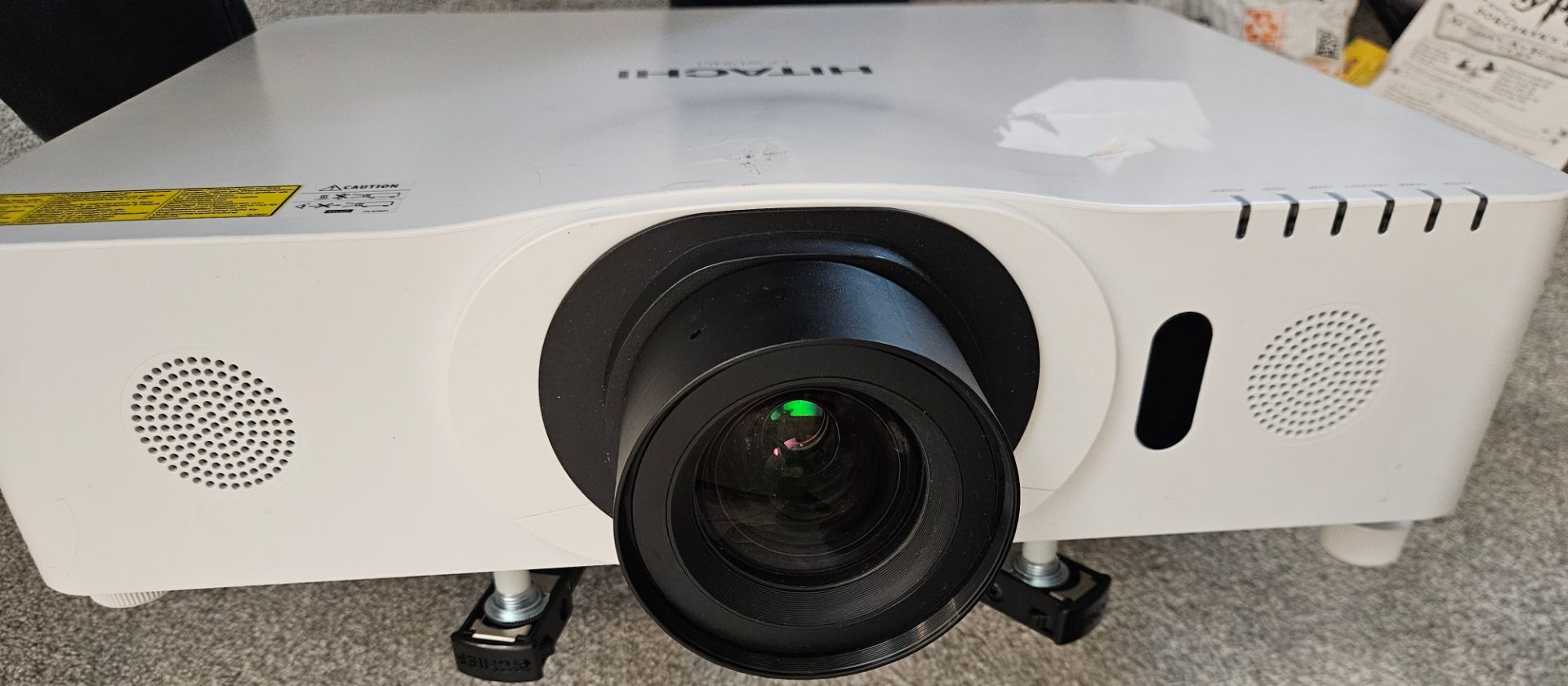 Conference room projector Hitachi WU8461 3LCD
