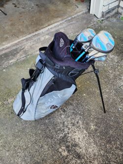 LH Junior Maxfli Rev 3 Golf Set Clubs Bag Balls Tees Towel