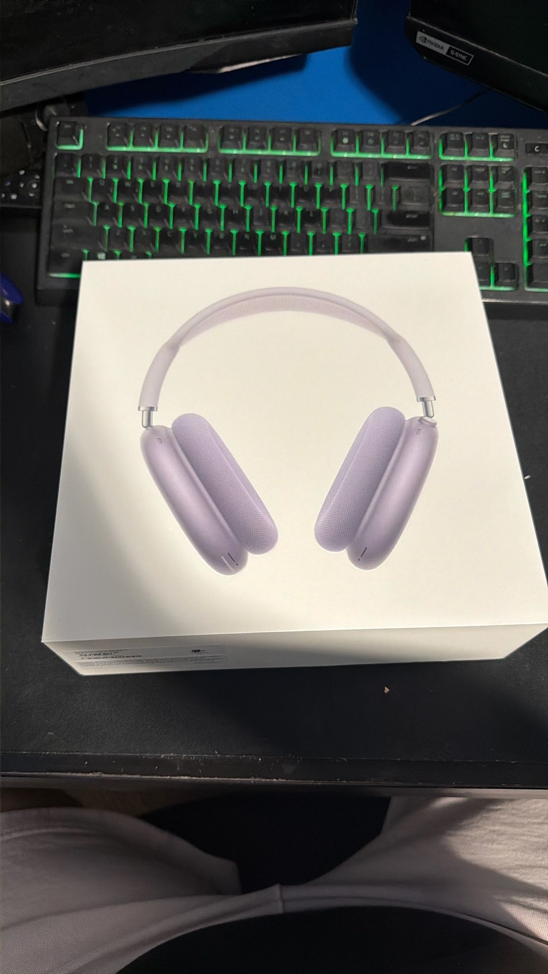 Apple AirPods Max Purple