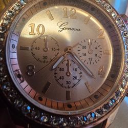 $35.00 - 1970's-80's GENEVA WATCH, Platinum Rose Gold/Lots Of Crystal Accents!  Needs Battery - Lowest Price!