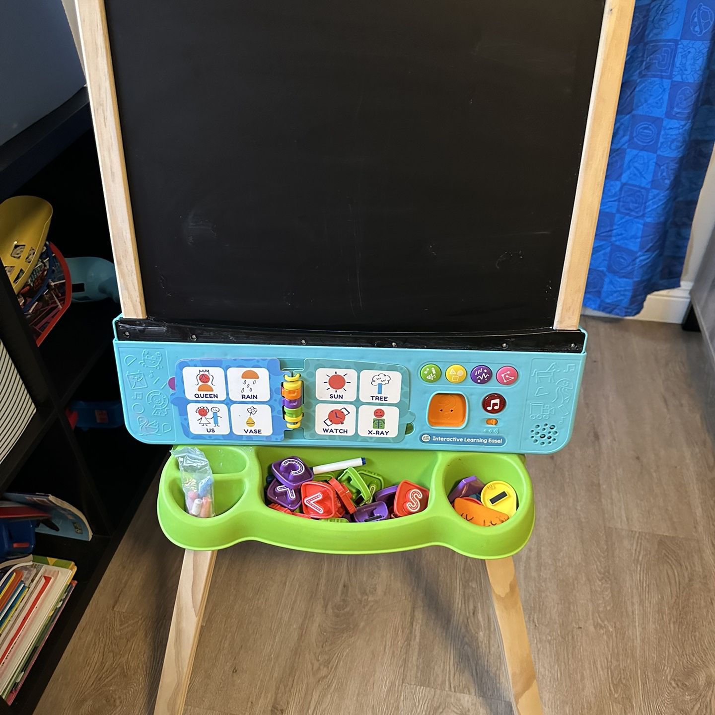 New - Jomifin Kids Easel with Paper Roll Wooden for Sale in New Franklin,  OH - OfferUp