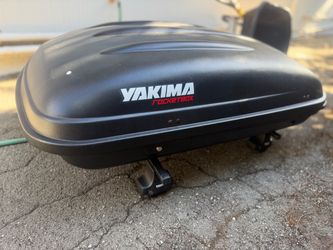 Title: Yakima RocketBox + Thule Roof Rack System