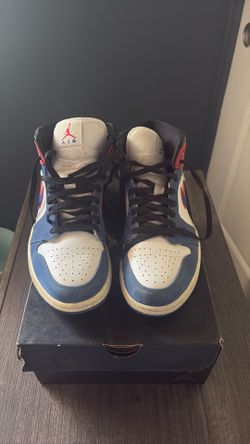 Jordan 1 mid Multicolored swoosh size 8.5