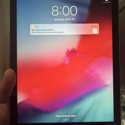 Restored Apple iPad Air MD785LL/A (16GB, Wi-FI, Black with Space Gray) (Refurbished)