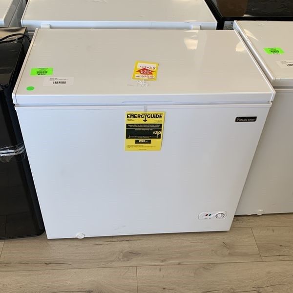 MAGIC CHEF HMCF7W4 CHEST FREEZER G7W for Sale in Phoenix, AZ OfferUp