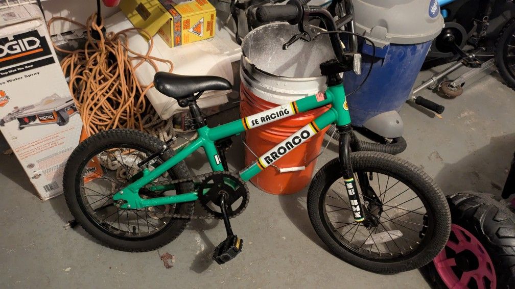 SE racing BRONCO BMX bike
