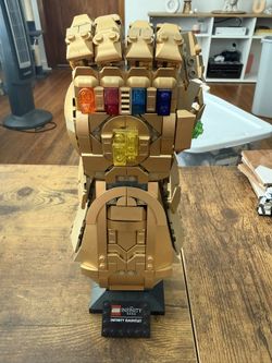 Lego Infinity Gauntlet 