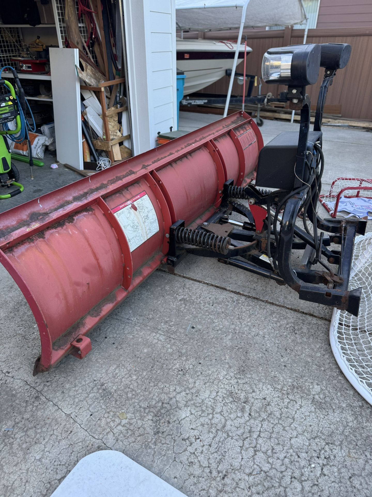 HINIKER SNOW PLOW - 9ft Straight Blade