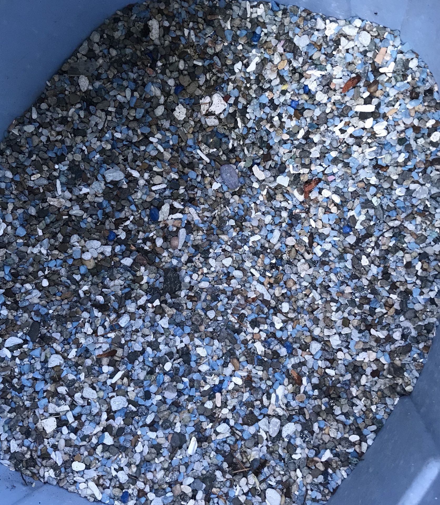 Aquarium gravel with crushed coral