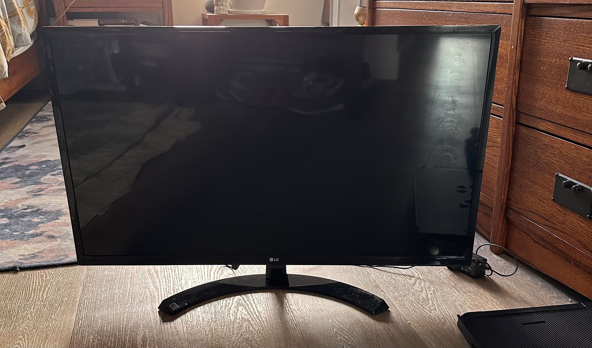 LG 32MA70HY-P 32-Inch Full HD IPS Monitor with Display Port and HDMI Inputs