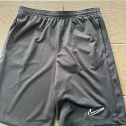  New Nike Boys XL Shorts