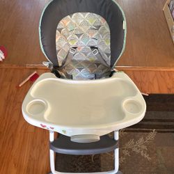 High chair - Convertible To Booster Seat 