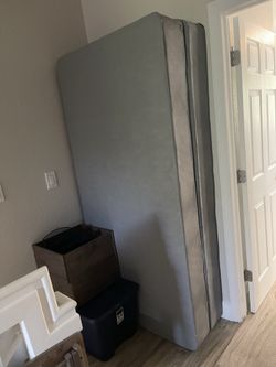 New King Box Spring (2 Twin XL) 