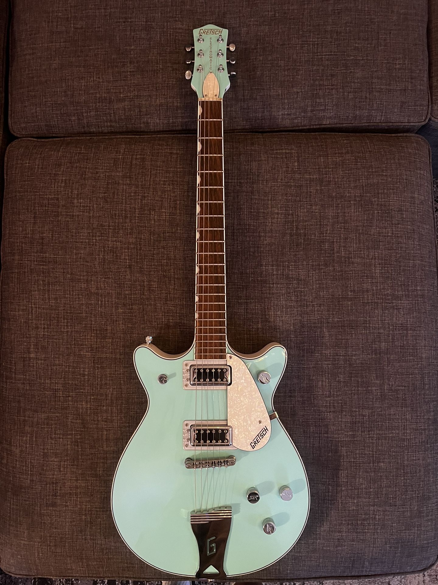 Guitars, Ukulele’s, Music Equipment For Sale