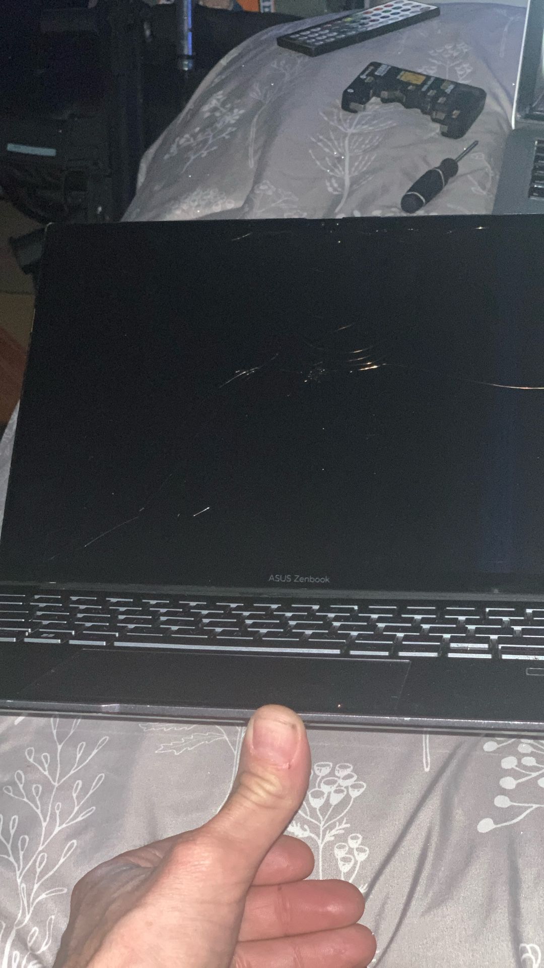 Asus Zen book Q425M