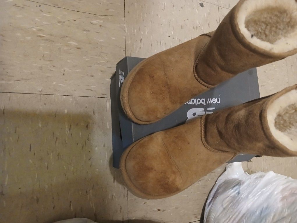 UGG