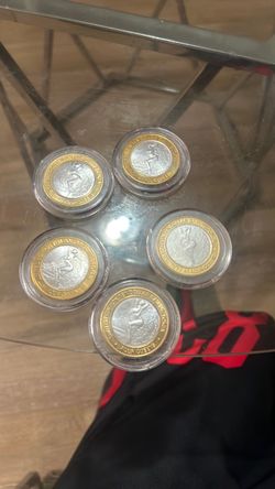 10 gaming tokens limited edition from 4 queens