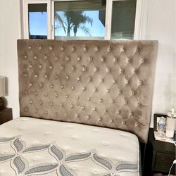 Queen size headboard and bedframe