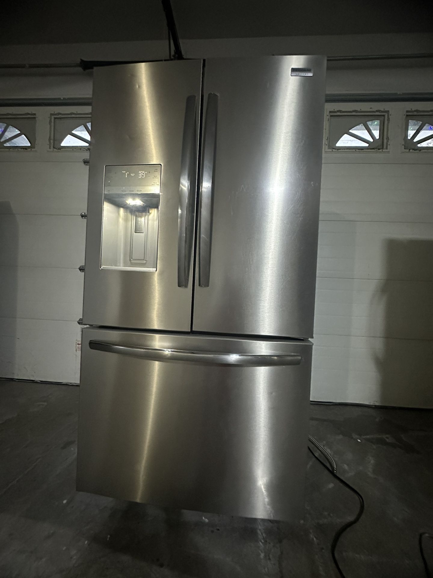 Frigidaire counter-depth refrigerator(2022)
