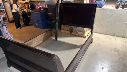 Queen size bed
