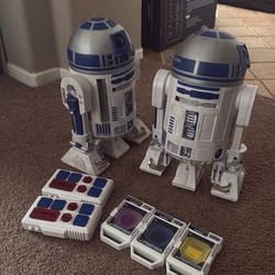 Two r2d2 droids from Disneyland