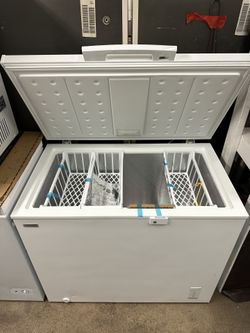 New Vissani Freezer 8.8 cu ft (1 Month Warranty)