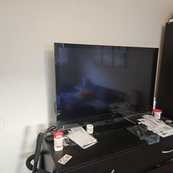 LG 47LV4400 For Sale