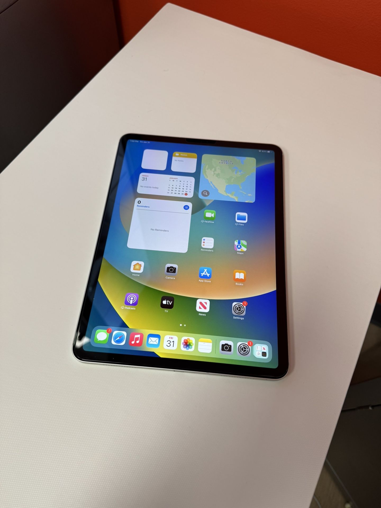 Apple 11” iPad Pro 128GB WiFi+Cellular!