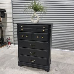 Chest dresser