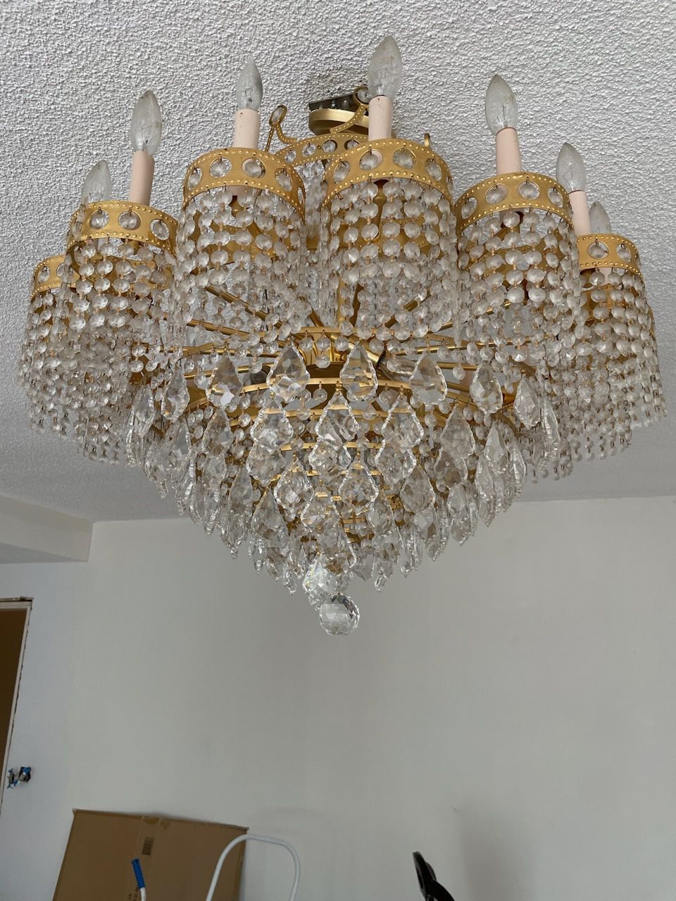 Chandeliers 