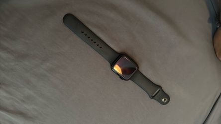 Series 7 Apple Watch (cellular)