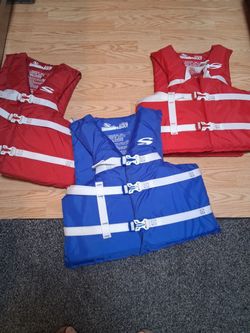Stearns Adult Life Jackets – Set of 3