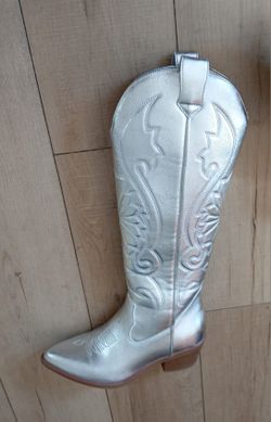 Mia Silver Boots