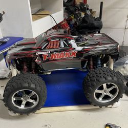 Traxxas TMAXX 3.3 Nitro 