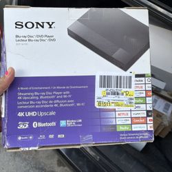Blue ray/DVD And Streaming Player 