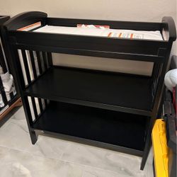 Graco changing table 