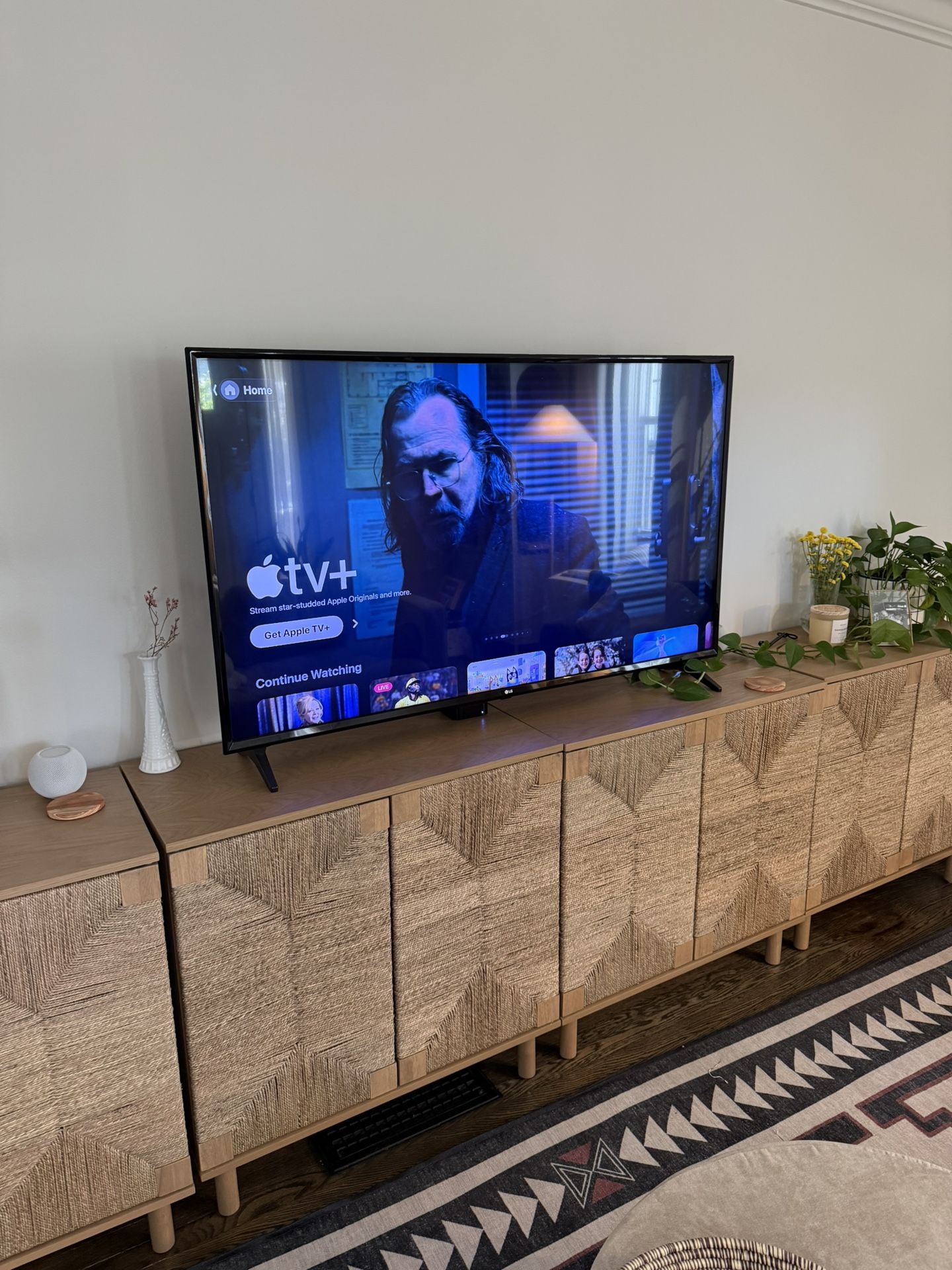 55” 4K LG TV