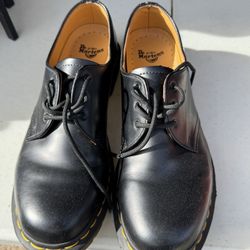 Dr. Martens *New*