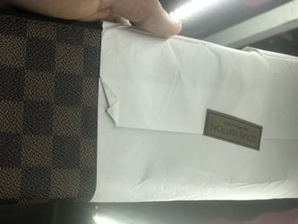 Louis Vuitton. LV