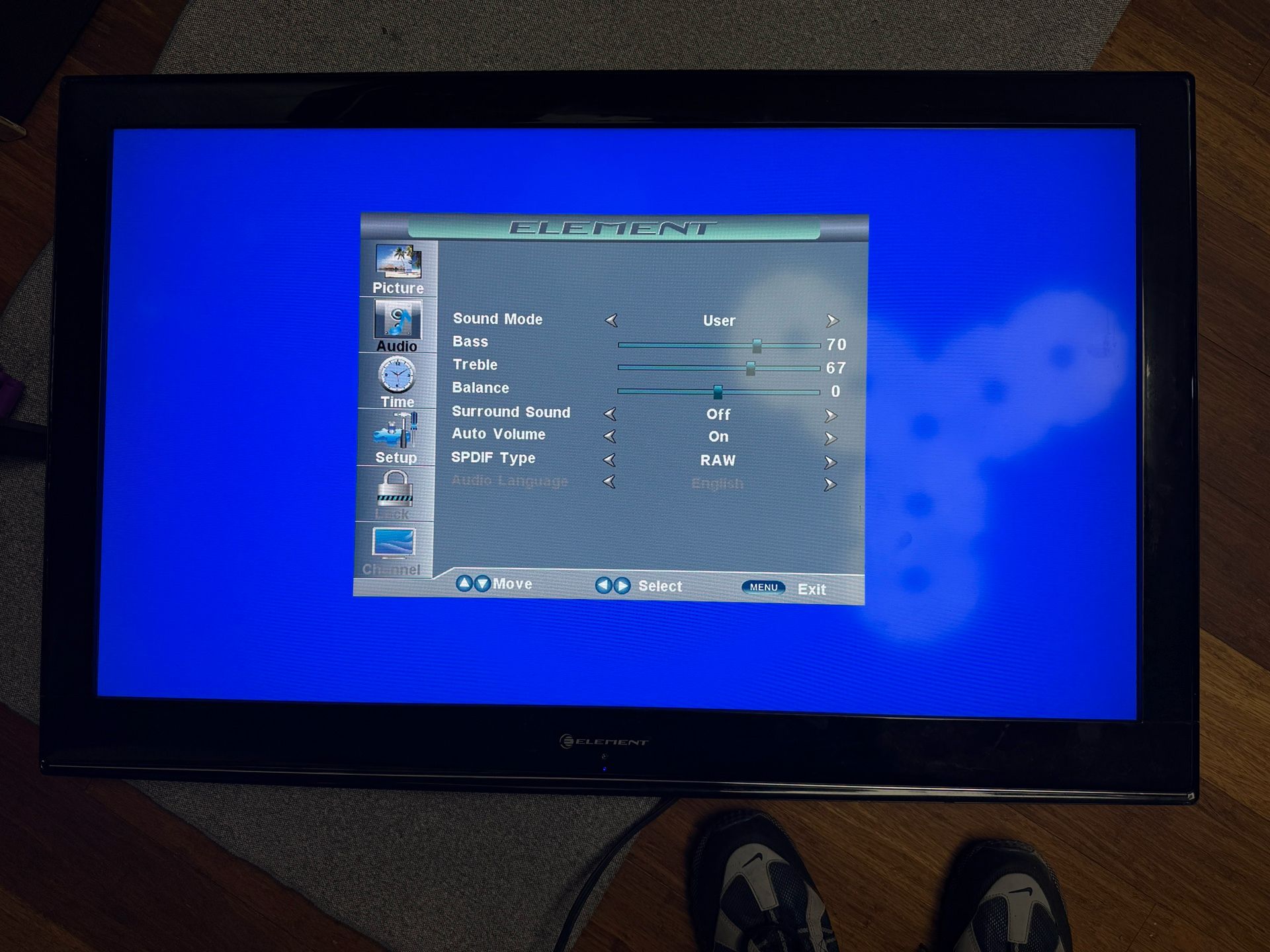 Free 40 Inch Tv With Remote And Wall Mount