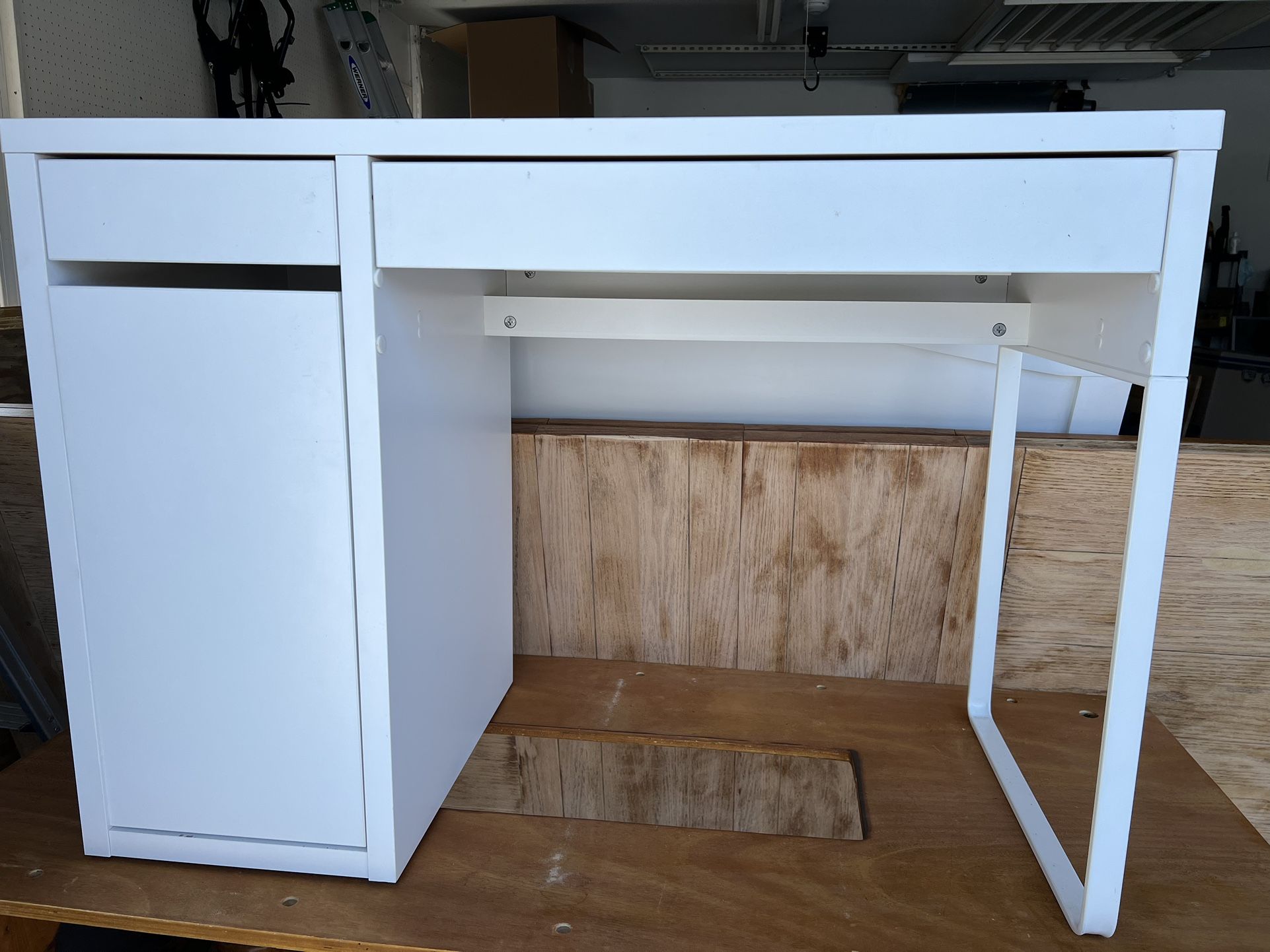 White Desk